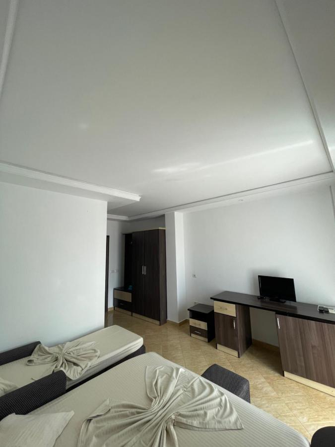 Hotel Zverneci Buitenkant foto